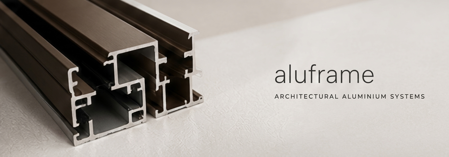 ตัวอย่างหน้าตัดเฟรมอลูมิเนียม aluframe แสดงรายละเอียดโครงสร้างและคุณภาพของวัสดุ